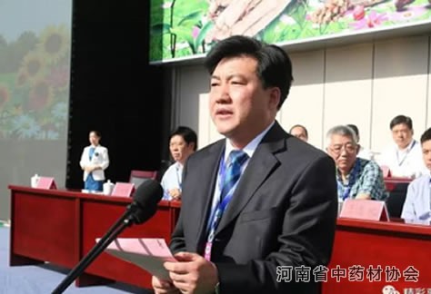 市长范晓东主持开幕式