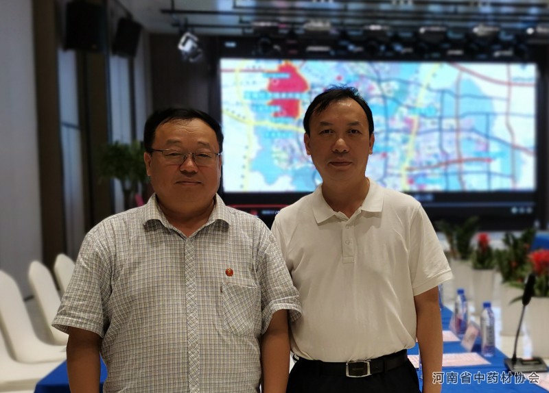 会长合照一1